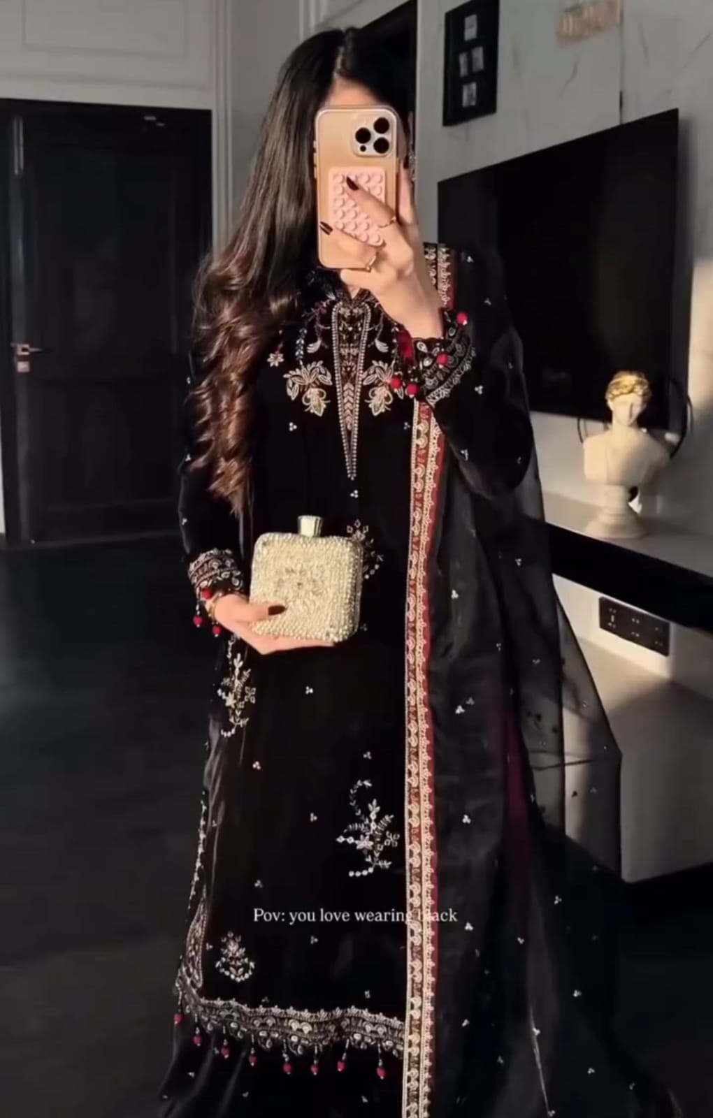 Women’s Velvet Embroidery 3-Piece Suit ❄️