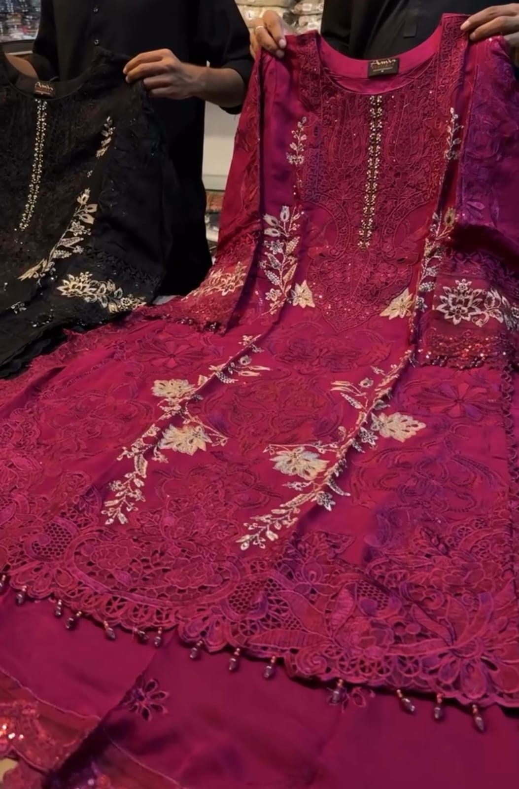 EID NEW ARRIVAL Embroidered Suit for Women✨