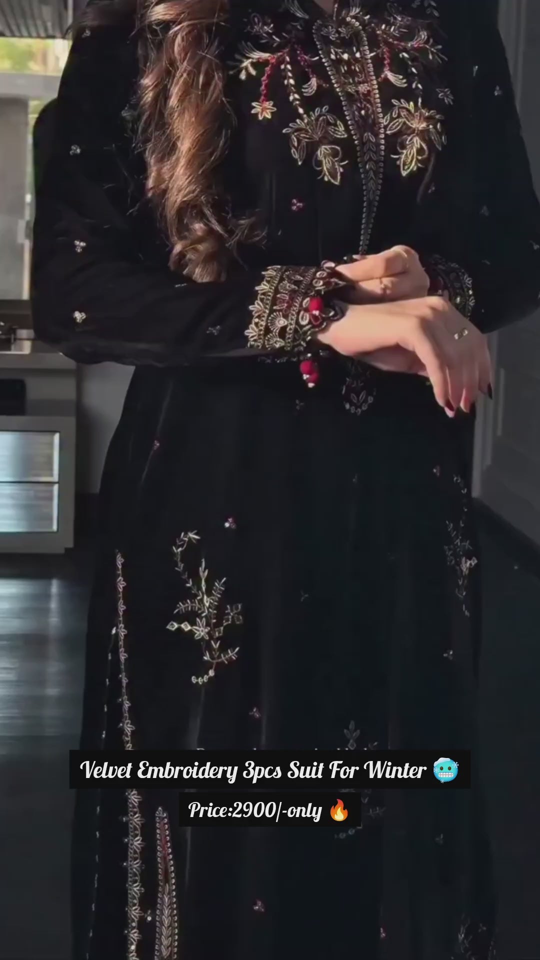 Women’s Velvet Embroidery 3-Piece Suit ❄️